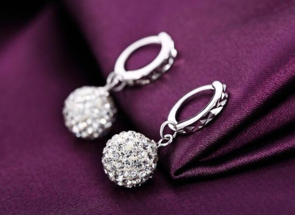 Shamballa ezüst labda fülbevaló strasszkővel gazdagon díszítve