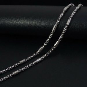 Nemesacél nyaklánc sűrű szemzésű szemekkel trendi díszítéssel 60 cm hosszú 4 mm vastag